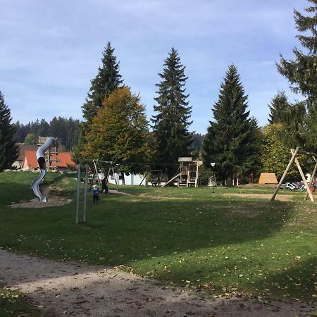 Gemuetliche 1Z Fewo In Schoenwald Mit Balkon, Schwimmbad, Sauna, Fitness מראה חיצוני תמונה